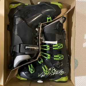 Man’s ski boots